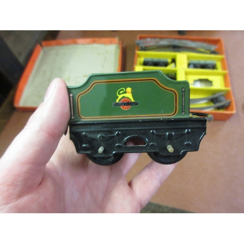 380 - Boxed Hornby clockwork tin plate railway goods set, No. 20