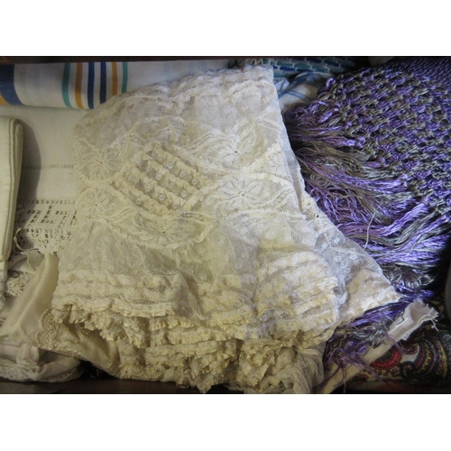 24 - Quantity of various table linen and other textiles