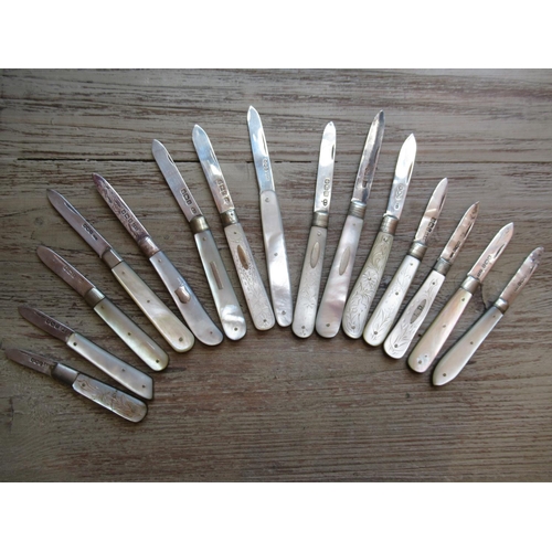 819 - Collection of fifteen, mainly 19th Century silver bladed and mother of pearl handled folding fruit k... 