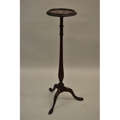 1344 - Early 20th Century mahogany turned column torchere in 18th Century style