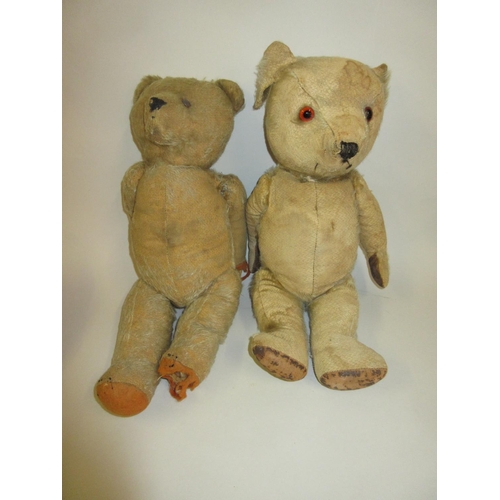 59 - Two jointed teddy bears (at fault)