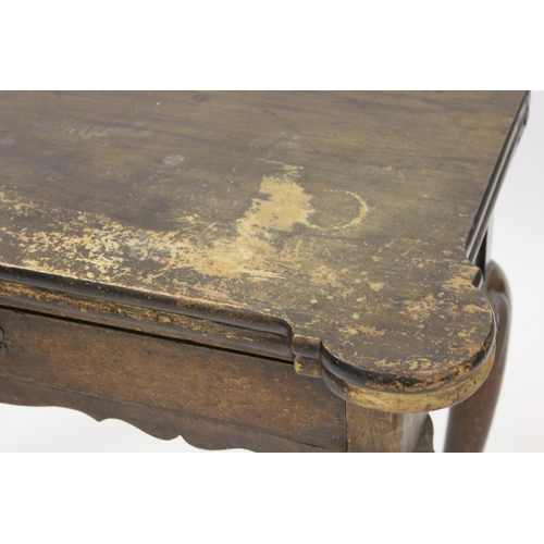 1524 - Early George III mahogany fold-over card table, the shaped baize lined fold-over top above a single ... 