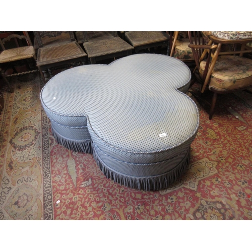 1568 - Good quality modern upholstered foyer seat of clover leaf design, upholstered in blue with heavy tas... 