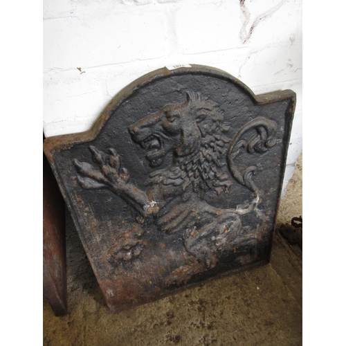 1578 - Reproduction cast iron fire back relief moulded with a lion rampant, 17.5ins x 21.5ins