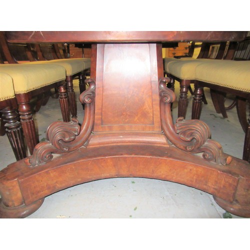 1653 - Early Victorian Samuel Hawkins patent circular extending dining table, the centre square tapering ca... 