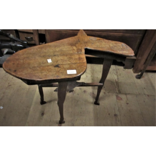1900 - 20th Century oak  novelty occasional table in the form of a horse's head, on shaped supports with st... 