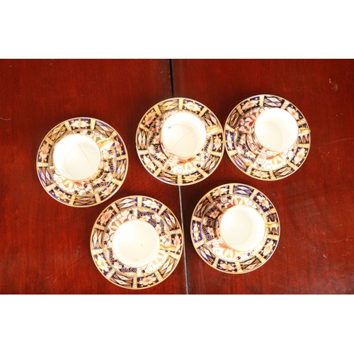 59 - A late 19th / early 20th century Royal Crown Derby porcelain part dessert service; decorated in the ... 