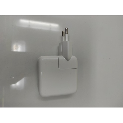 1465 - Apple 30W USB C Power Adapter
                 All products are unchecked customer returns | Please... 