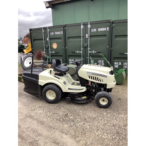1 - MTD special edition DL92T ride on petrol mower in excellent condition