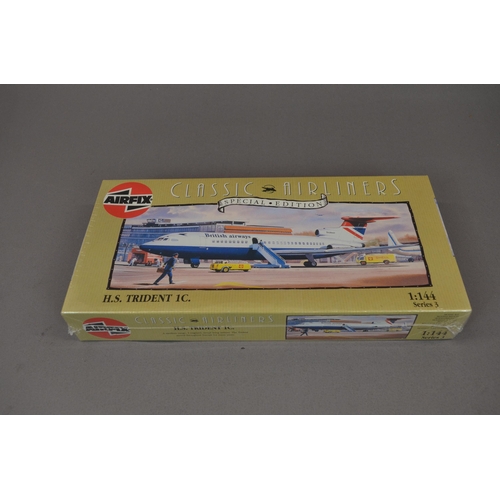 121 - Five civilian airliner models 1/144 scale