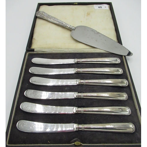 40 - Set of six Geo.V silver handled tea knives, Sheffield 1922, cased and ERII silver handled Kings patt... 
