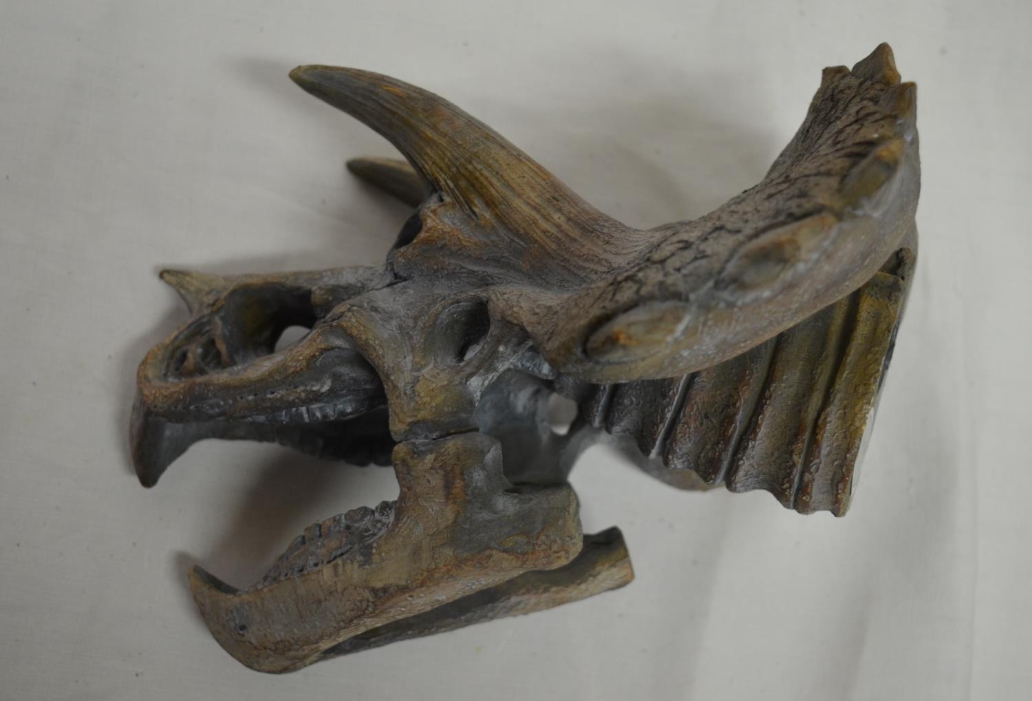 Resin T-Rex model, large Triceratops - auctions & price archive