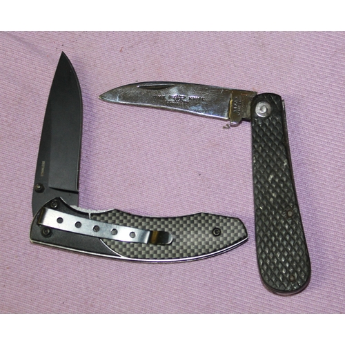 156 - Brookbank Defiance pocket knife with engraved blade, 2 piece moulded handle.
Blade length 7cm
Overal... 