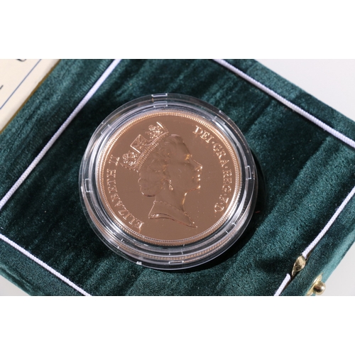 349 - The Royal Mint UNITED KINGDOM Elizabeth II brilliant uncirculated gold five pound £5 coin 1991... 