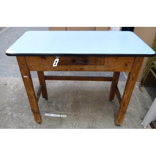 31 - Vintage kitchen table fitted single drawer