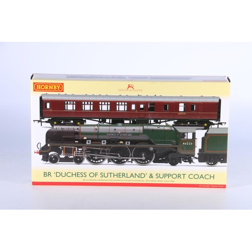 45 - Hornby OO gauge model railways R3221 BR 'Duchess of Sutherland' & Support Coach train pack which... 