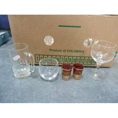 30 - Carton containing assorted glassware, mainly drinking glasses.