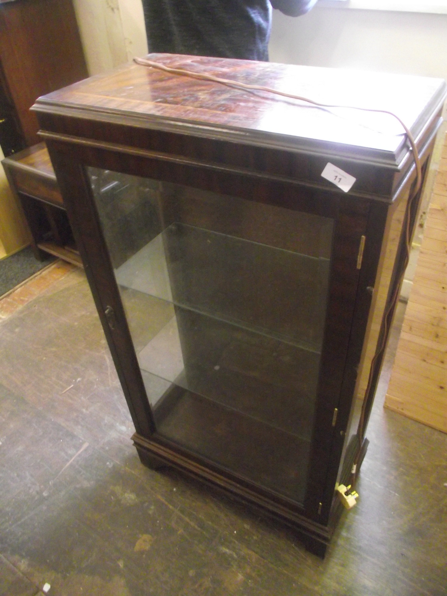 Display cabinet
