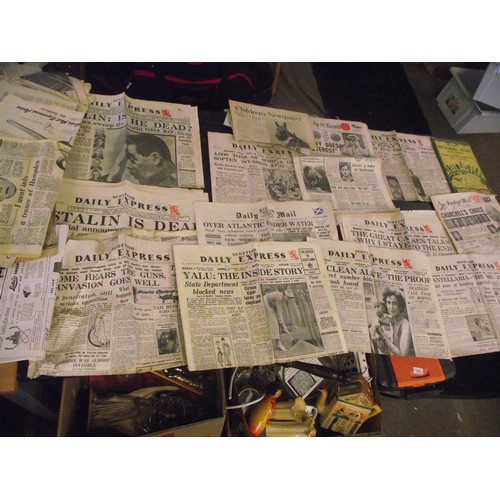 943 - Various vintage Newspapers 1940's - 1950's.