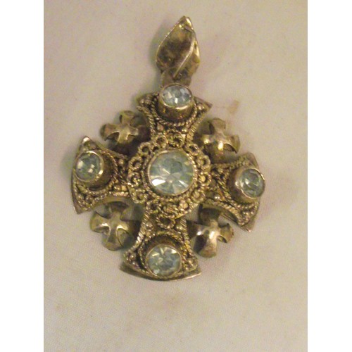 106 - Stunning vintage silver Jerusalem pendant
