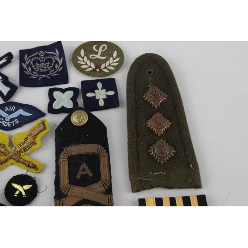 269 - ,Job Lot of Assorted Vintage MIILITARY Cloth Badges Inc Parachute, Royal Navy Etc