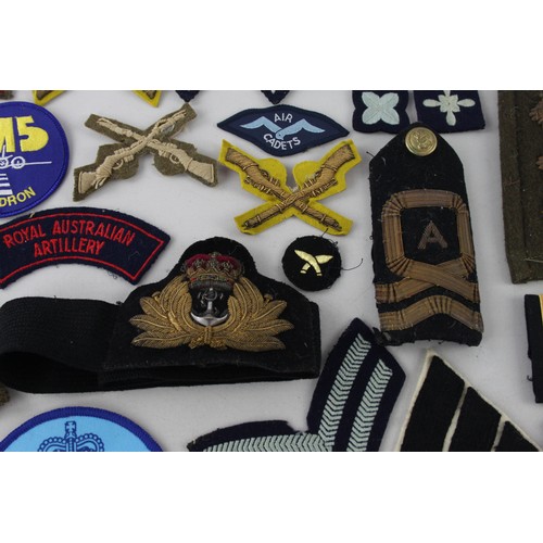 269 - ,Job Lot of Assorted Vintage MIILITARY Cloth Badges Inc Parachute, Royal Navy Etc