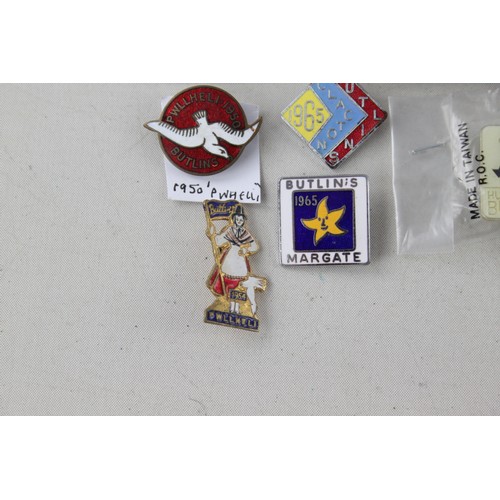 271 - ,10 x Assorted BUTLINS Holiday Camp Badges Inc Vintage, Enamel, Margate Etc