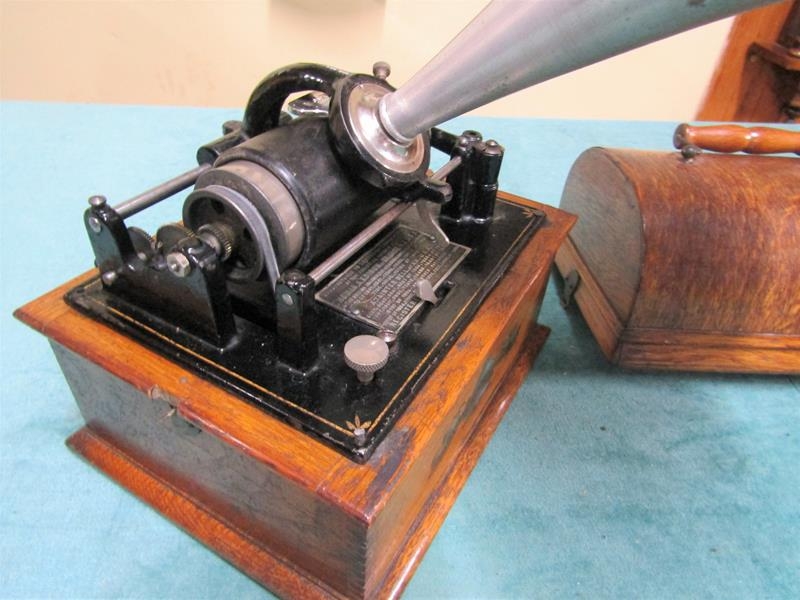 An early 20c Edison Bell Gem Phonograph no. 6966 with its Model C ...