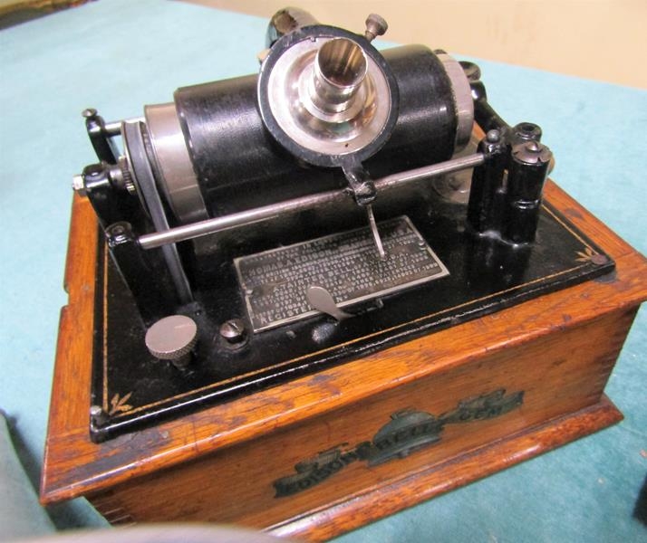 An early 20c Edison Bell Gem Phonograph no. 6966 with its Model C ...