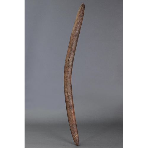 8 - EARLY FIGHTING BOOMERANG CLUB, SOUTH AUSTRALIA, Carved and engraved hardwood (with custom stand) Of ... 