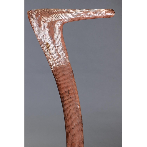 17 - FINE HOOKED BOOMERANG, COOPERS CREEK, SOUTH AUSTRALIA, Carved and engraved hardwood and natural pigm... 