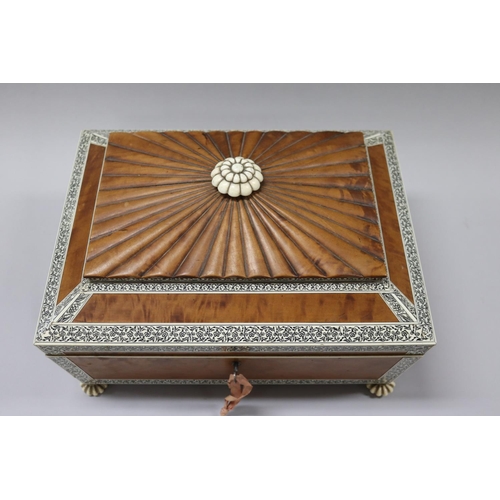 19 - Early 19th century Anglo-Indian sandlewood sewing box made in Vizapagatam, India, Sandlewood casket ... 