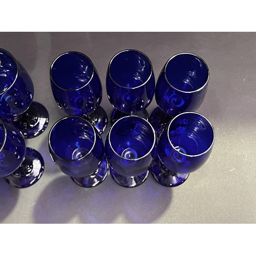 26 - Twelve blue glass wines, for white and red, approx 18cm H (12)