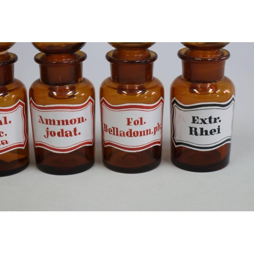 3006 - Antique amber glass small jars, Ammon. jodat, Fol. Belladonn.plv, Secal. conc. stada, Extr. Rhei, ea... 