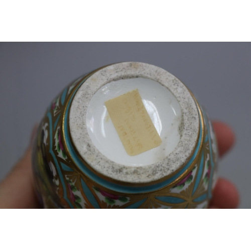 3060 - Antique Minton spittoon decorated with exotic birds, approx 8cm H