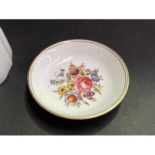 22 - Royal Worester pin dishes and an Evesham souffle dish, approx 10cm Dia and smaller