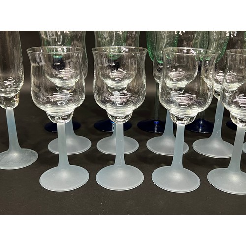25 - Assortment of glasses, approx 23cm H and shorter