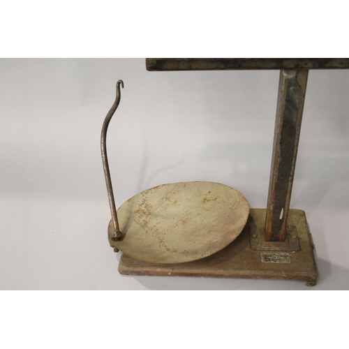 139 - Set of Aubin weighing scales, approx 58cm H x 46cm W