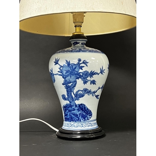 1028 - Decorative blue and white Chinese Meping porcelain table lamp with cream shade, approx 54cm H