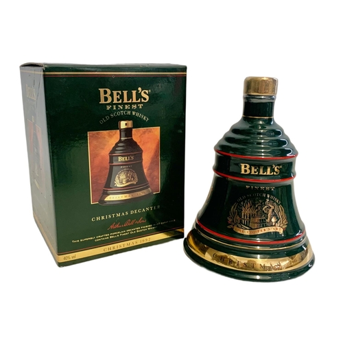 63 - Unopened Bell’s Finest Old Scotch Whisky. Christmas Decanter 1992. The Cooper’s Art. 70cl. 40%vol.