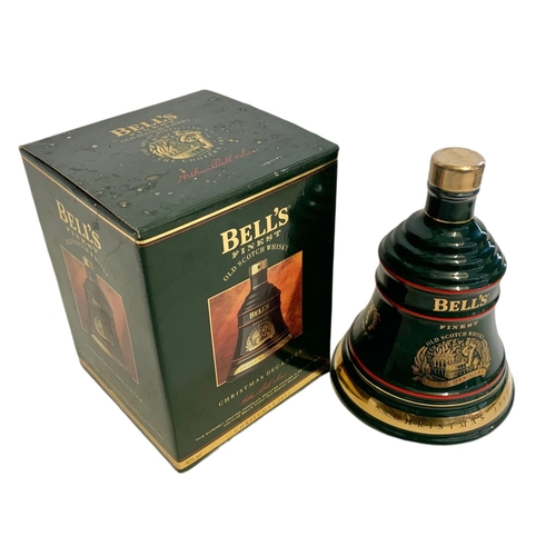 63 - Unopened Bell’s Finest Old Scotch Whisky. Christmas Decanter 1992. The Cooper’s Art. 70cl. 40%vol.